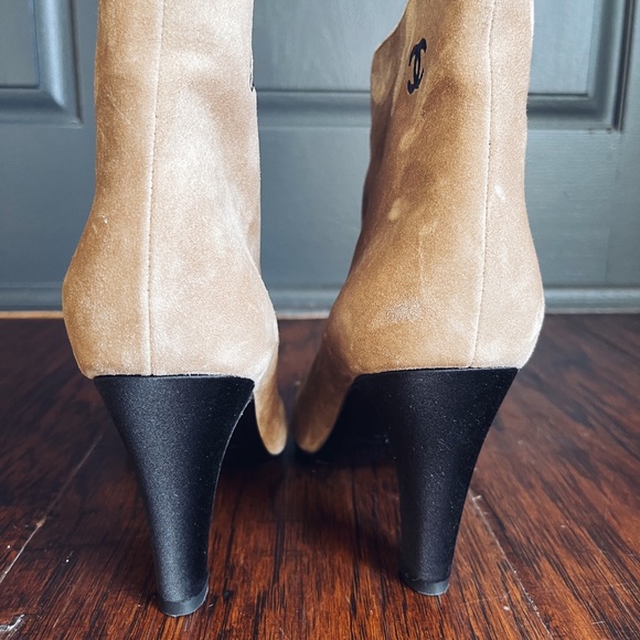 Authentic coco Chanel Gabrielle beige Black suede boots sz 37 6.5 short booties - Picture 6 of 8